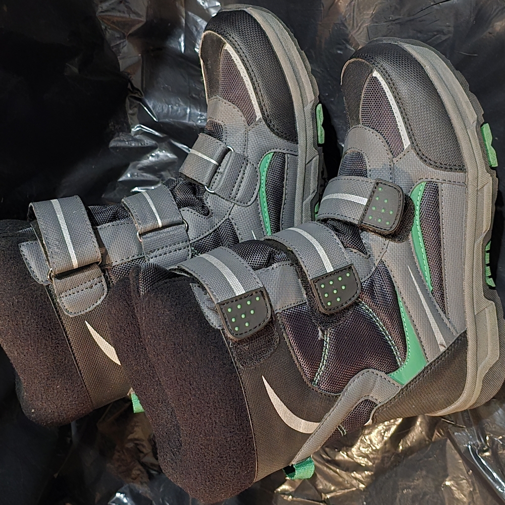 NWOT BOOTS Kids Gray and Green High-Top Shoes